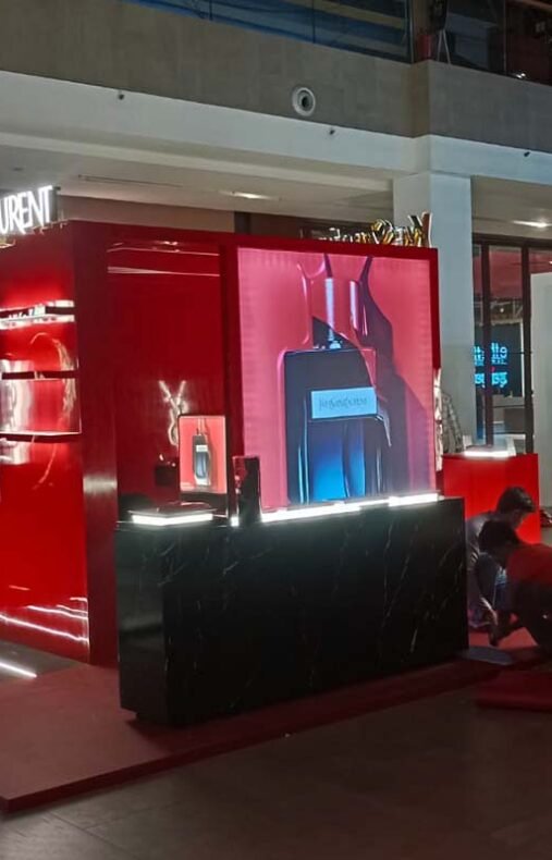 YSL – VALENTINES DAY PODIUM