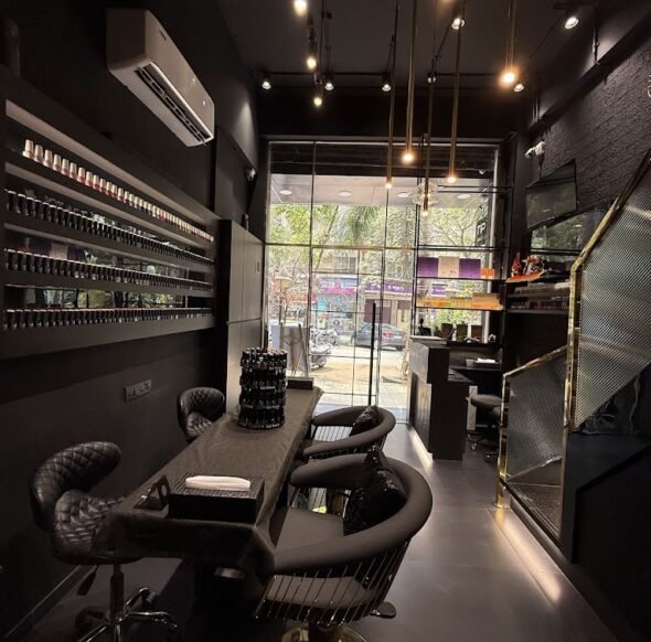 TIP & TOE KANDIVALI